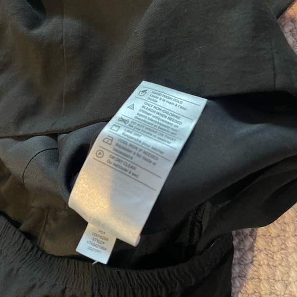 VINCE Belted Jumpsuit in black size 6 - Picture 11 of 15